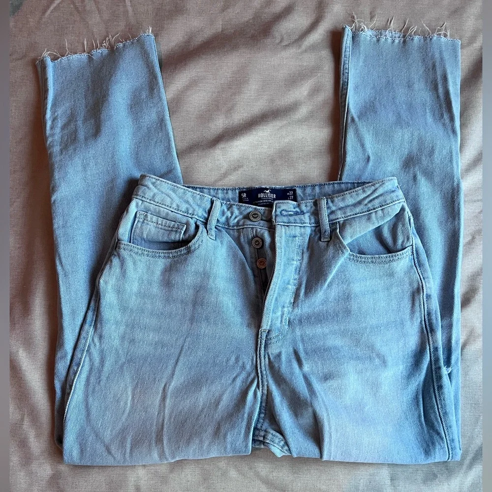 Hollister Ultra High Rise Vintage Straight Jeans Distressed Womens 5R W27 L27 - Picture 1 of 4
